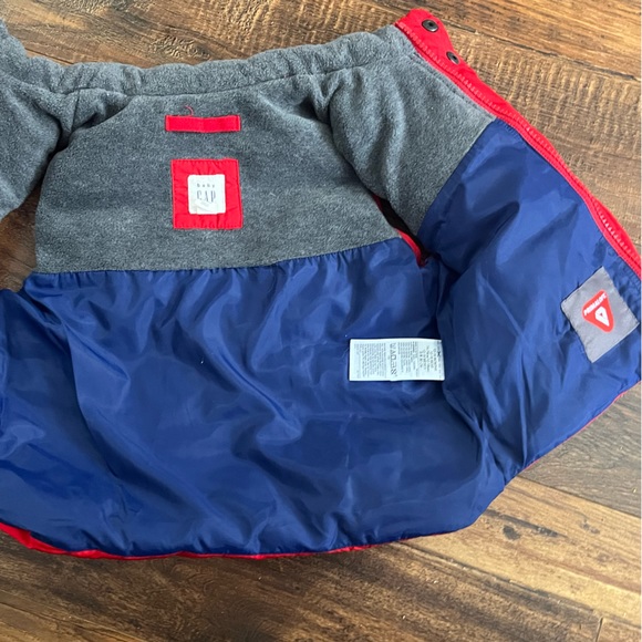 Gap puffer vest toddler - Picture 3 of 3